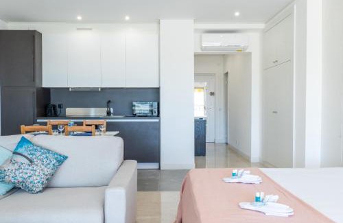 Villeneuve Loubet Beach Apartamento | Large studio with a breathtaking view of the sea