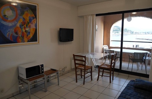 Theoule-sur-Mer Apartamento | Gran estudio con logia en primera línea de mar en Théoule-sur-Mer. Vista excepcional