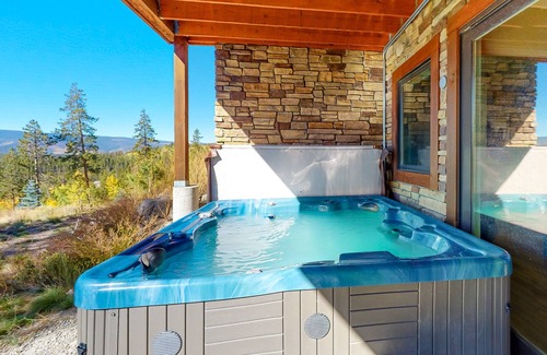 Winter Park Highlands Casa | Large & Stylish 'Hemlock Hideaway' w/Private Hot Tub, Deck, WiFi, Stunning Views