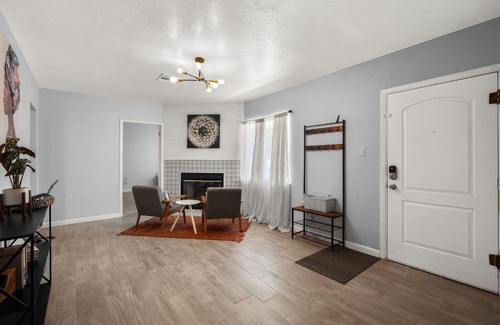 El Paso Casa | Large Stylish Hm W Big Back Yard