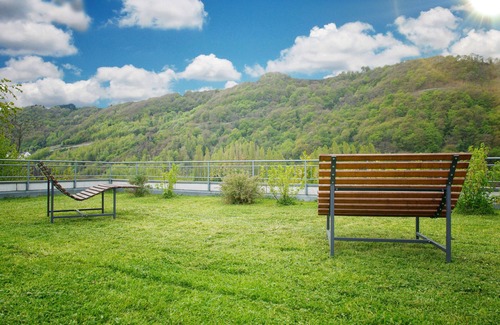Enkirch Apartamento | Gran terraza bañada por el sol con vistas al Mosela