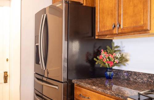 Bangor Casa | Large Sunny Colonial in Bangors Historic District