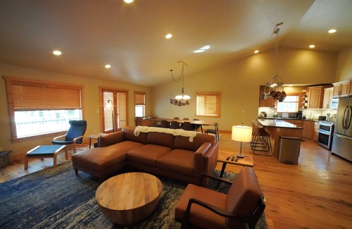 Driggs Casa | Large Teton Family Home w/Hot Tub + Pool Table