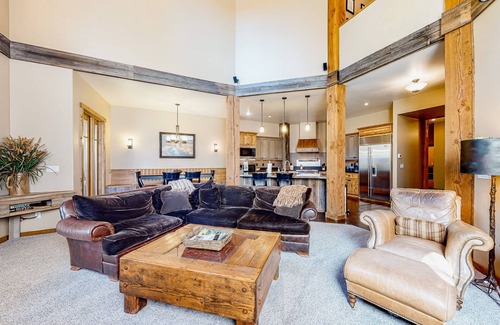 McCall Casa | Large townhome with outdoor kitchen, open-air fireplace & mountain views