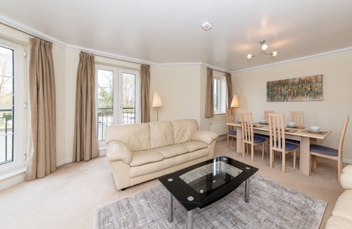 Reading Apartamento | Large & Tranquil Riverside Flat with Thames Views - Pass the Keys