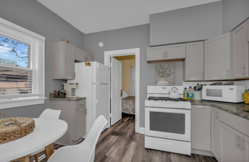 Bay View Casa | Large Triplex Building on Kinnickinnic Ave! Central Bay View- Milwaukee