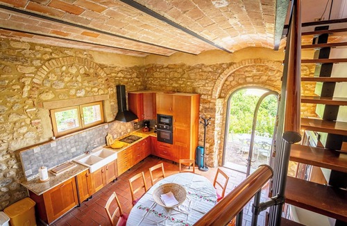 Volterra Casa | Large Tuscan farmhouse with huge swimming pool