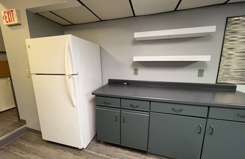 Waukesha Apartamento | Large two bedroom lower unit. Downtown Waukesha.