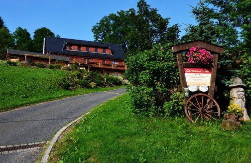 Rehefeld-Zaunhaus Apartamento | Large vacation apartment in a residential building - Ferienwohnungen Ihle