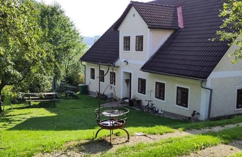 Sonntagberg Apartamento | Large vacation home with natural garden in idyllic secluded location