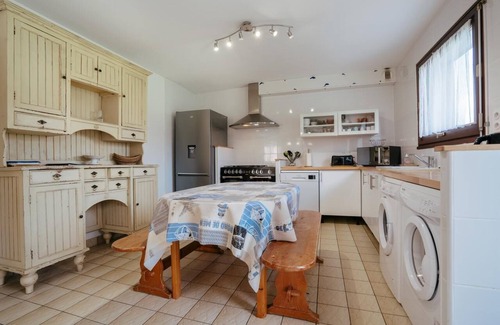 Asserac Casa | LARGE VACATION HOME BY THE SEA FOR FRIENDS AND FAMILY