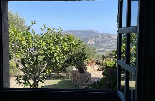 Arzachena Villa | Gran casa de vacaciones con piscina con una vista panorámica impresionante, se admiten mascotas