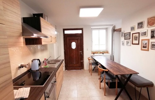 Neuerburg Casa | Large vacation home with 10 bedrooms and space for up to 22 guests