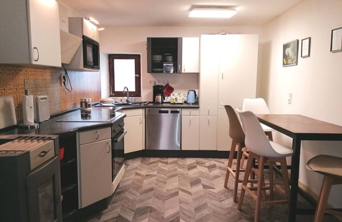 Neuerburg Casa | Large vacation home with 10 bedrooms and space for up to 22 guests