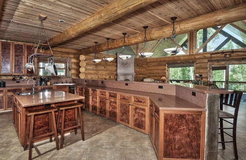 Collbran Cabina | Large Vega Lake Colorado Luxury REAL LOG CABIN