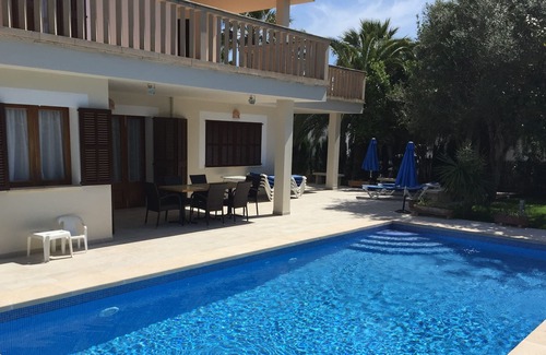 Sa Coma Casa | villa de 400m2 a 150 metros de la playa piscina, 6 habitaciones, 4 baños, WIFI
