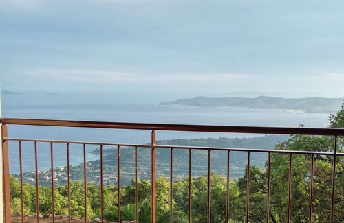 Bormes-Les-Mimosas Villa | Large villa 750m2 / Le Mas des chênes