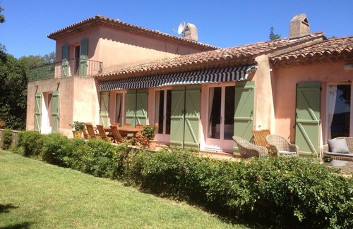 Guerrevieille Villa | Gran villa con hermosa vista del Golfo de St Tropez con piscina. Ste Maxime-Beauvallon