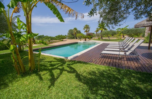 Campos Chalet De Esquí | Amplia Villa con piscina y jardín para disfrutar con la familia y amigos