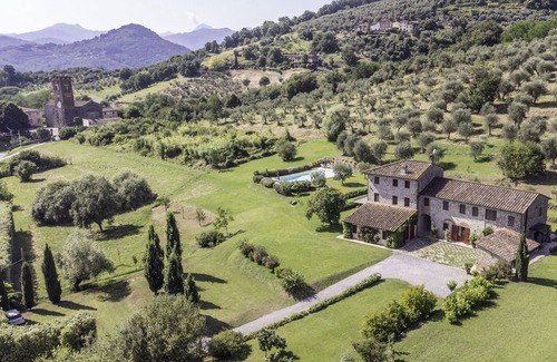 Lucca Villa | Gran villa con piscina privada de agua salada a pocos kilómetros de la ciudad de Lucca
