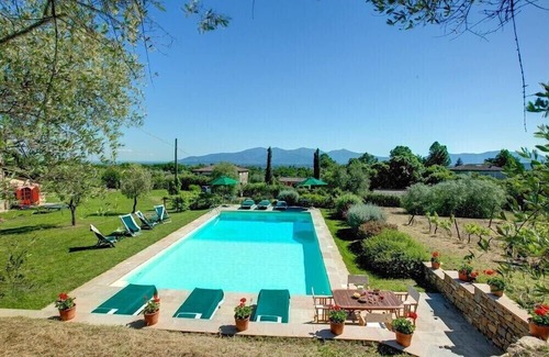Lucca Villa | Gran villa con piscina privada de agua salada a pocos kilómetros de la ciudad de Lucca