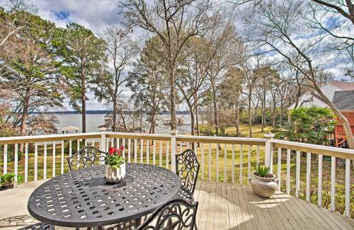 Coffee City Casa | Large Waterfront Lake Palestine Home with Deck, Dock