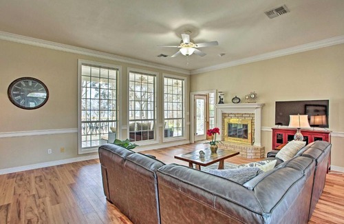 Coffee City Casa | Large Waterfront Lake Palestine Home with Deck, Dock