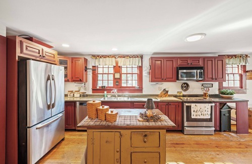 Holderness Casa | Pet Friendly Home with Hot Tub | Bank of NH Pavillion 19 mins