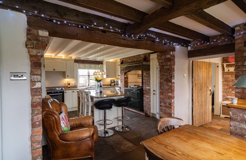 Overton-on-dee Casa | Large Welsh Cottage Jubilee House