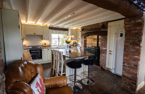 Overton-on-dee Casa | Large Welsh Cottage Jubilee House