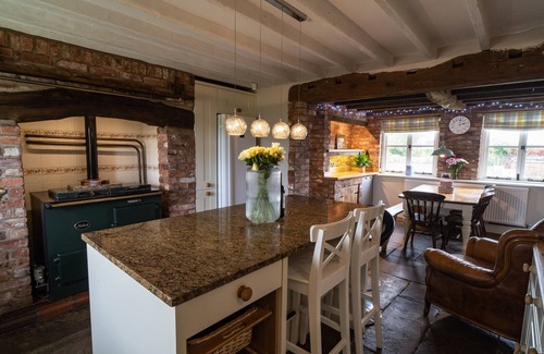Overton-on-dee Casa | Large Welsh Cottage Jubilee House