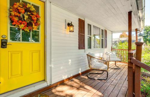 Ravenna Casa | Large Yard and Fire Pit Pet-Friendly Ravenna Home!