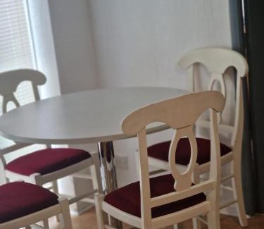 Manchester Apartamento | Largess Associates Ltd