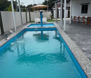 Si Rusa Casa | LaRinDa Teluk Kemang Private Pool - Islamic