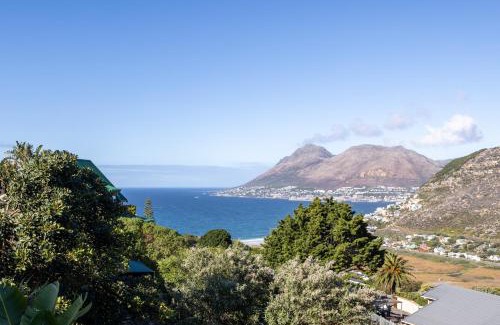 Fish Hoek Casa | Lark House, Peaceful Mountain Home with Wonderful Ocean Views