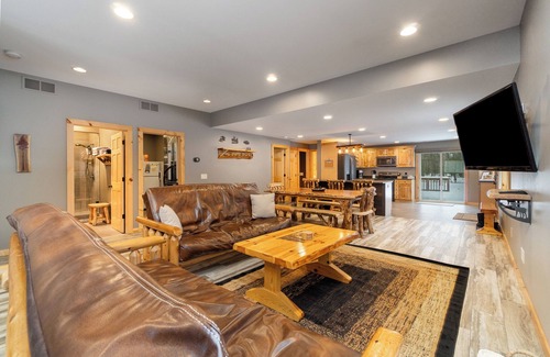 Higgins Lake Cabina | Larkin's Cabin Pet & Family Friendly!