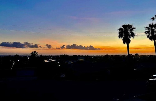 Olde Carlsbad Casa | Larkspur Down · Cheerful Home-Hot Tub-Play Structure-Walk to Food