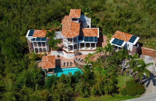 Great Cruz Bay Villa | Las Brisas Caribe - Una lujosa y privada calle 4BR John Villa