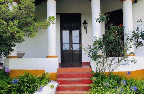 Villa San Lorenzo Casa | Las Camelias Casa de Campo en San Lorenzo, Salta
