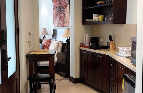 Las Catalinas Apartamento | Las Catalinas - Studio Cazenovia centrally located, short walk to beach