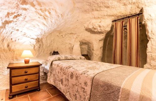 Alcalá del Júcar Casa | Las Cuevas Del Abismo