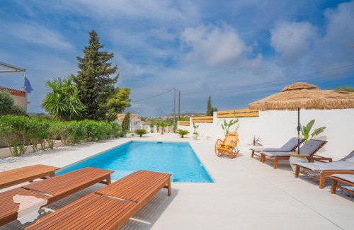 Urbanitzacio la Fustera Villa | Las Mariposas