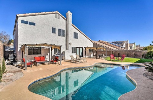 Paradise Casa | Las Vegas Getaway about 8 Mi to Las Vegas Strip!