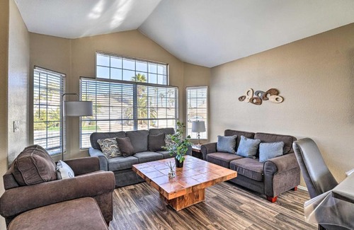 Paradise Casa | Las Vegas Getaway about 8 Mi to Las Vegas Strip!