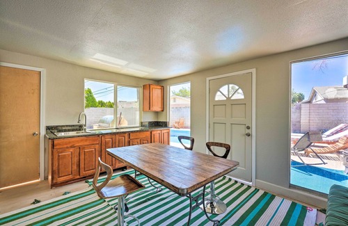 Las Vegas Cabaña | Las Vegas Getaway w/ Patio & Grill: ~3mi to Strip!