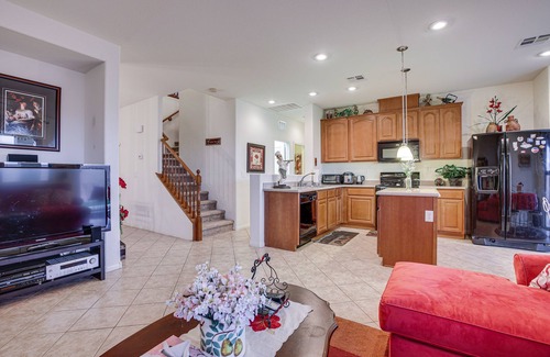 Spring Valley Casa | Las Vegas Home w/ Mtn Views: 13 Mi to the Strip!