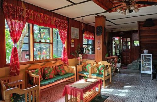 Banaue Cabina | Las vegas lodge and restaurant