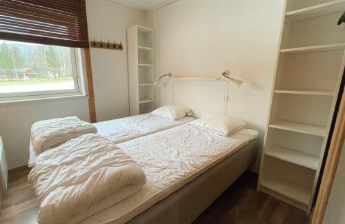 Syssleback Apartamento | Lassiebyn 10 Entire Apartment with Parking & Kitchen