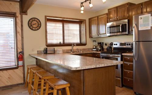 Red River Casa | Last Chance - Pet Friendly - Satellite - Grill - Fireplace - Close to everything