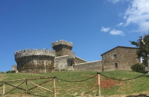 Piombino Apartamento | apartamento de último minuto en julio en una pequeña villa en el Golfo de Baratti
